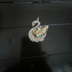 Elegant Swan Pendant with Crystal Accents